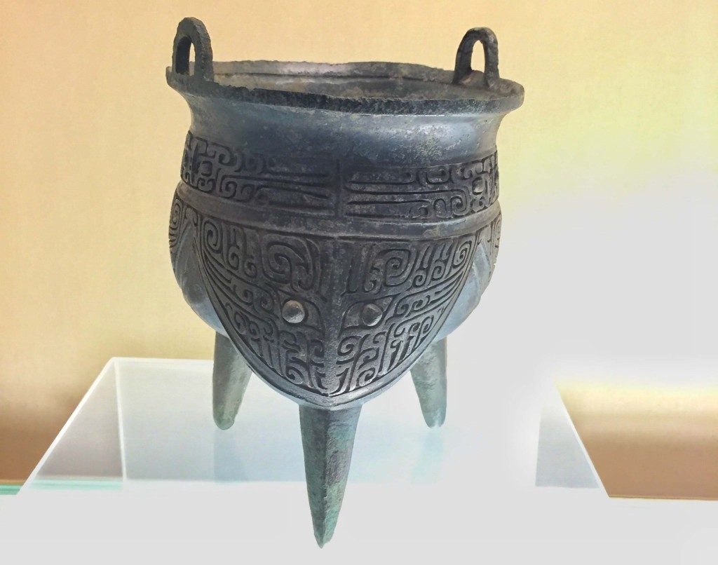 兽面纹鬲,商代中期(公元前15世纪中叶-前13世纪)